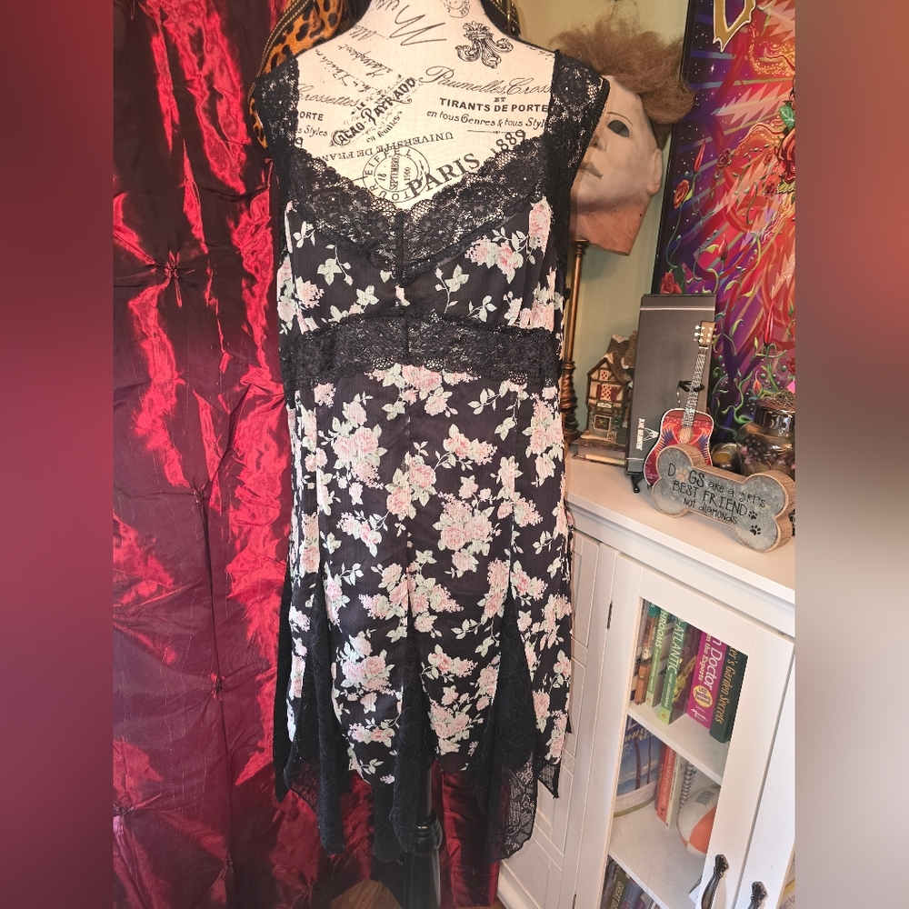 Current Mood Floral Lace Trim Dress